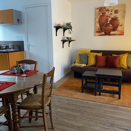 Apartament Charmant T2 Central Avec Wifi, A 15 Min Des Thermes, Parking Gratuit, Lave-Linge Et Seche-Linge Communs - Fr-1-541-98 La Roche-Posay Zewnętrze zdjęcie