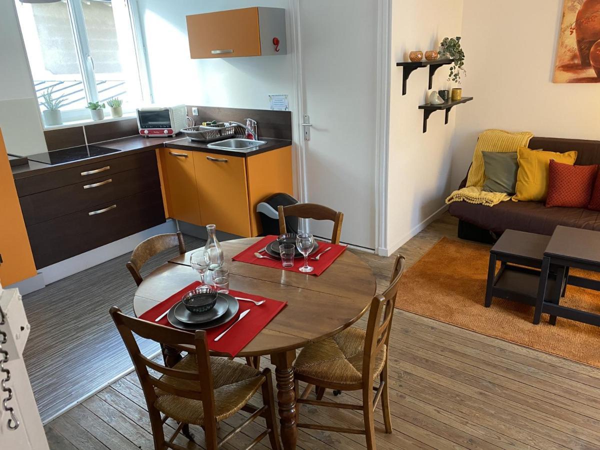 Apartament Charmant T2 Central Avec Wifi, A 15 Min Des Thermes, Parking Gratuit, Lave-Linge Et Seche-Linge Communs - Fr-1-541-98 La Roche-Posay Zewnętrze zdjęcie